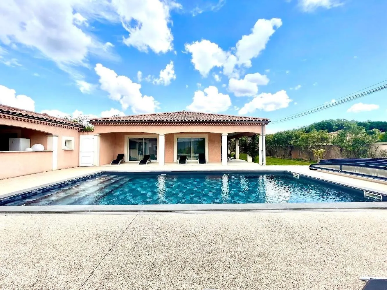 Private Swimming Pool & Jacuzzi Magnifique Villa Provencale Livron-sur-Drome