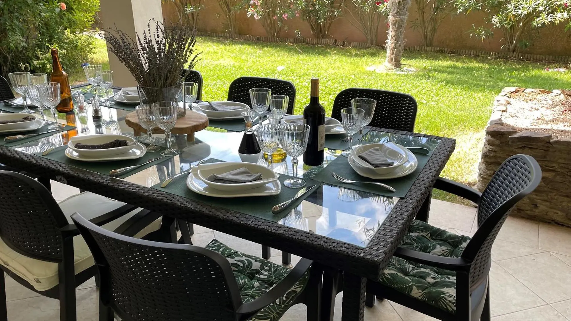 Private Swimming Pool & Jacuzzi Magnifique Villa Provencale Livron-sur-Drome 0*,  France